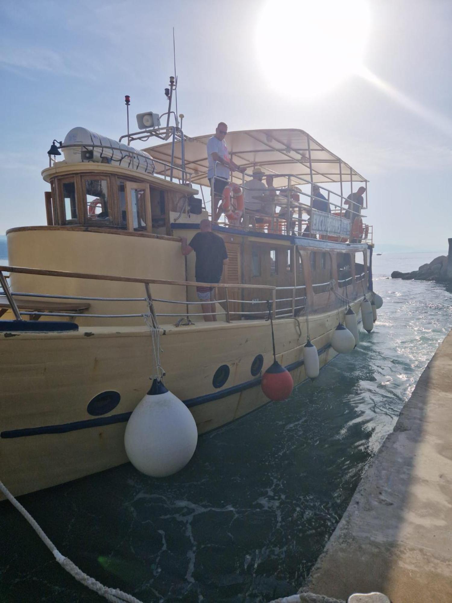 Lady Daniela Mit Meerblick In Lovran